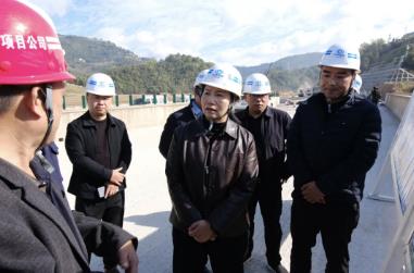 红河州长‌罗萍到绿春县红河县开展综合调研时强调：聚焦民生交通教育谋发展