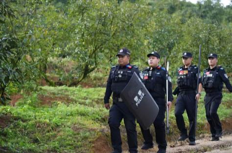 普洱公安在北回归线守护生态屏障